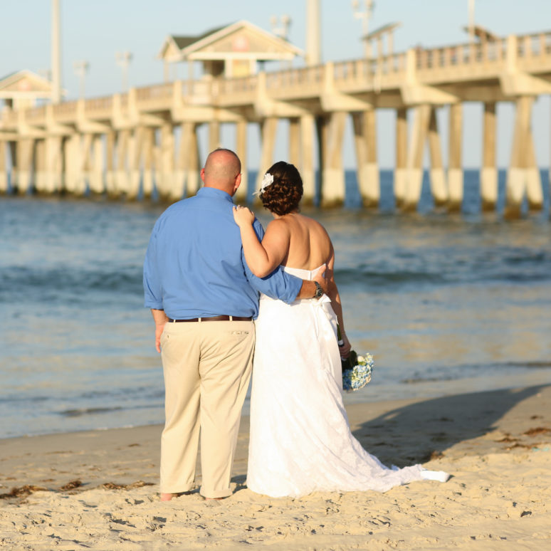 Melissa & Travis’ Jennette’s Pier Wedding | Nags Head Wedding Planner